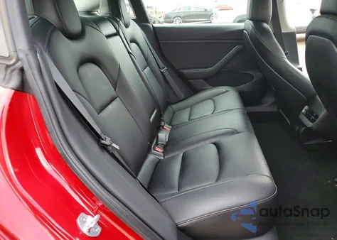 2022 Tesla Model 3 z USA, uszkodzony, nr VIN 5YJ3E1EC8NF278564